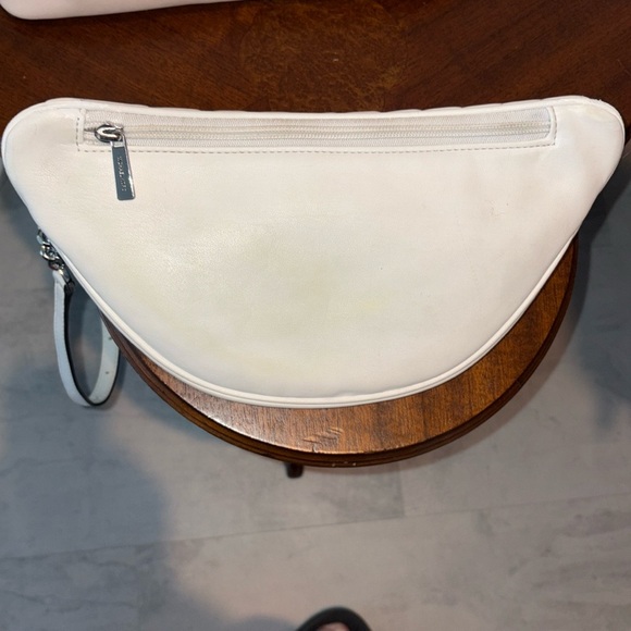 Michael Kors Shoulder bag crescent shaped quilted front leather white
Silv - Picture 11 of 13